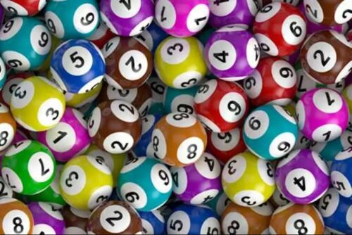 "Bolas numeradas coloridas" "Joaninhas e trevos de 4 folhas num jogo da velha"