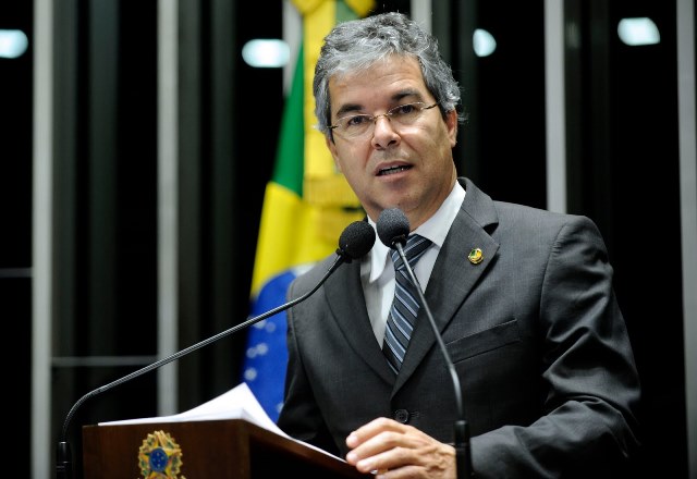 Em discurso histórico no senado, Jorge Viana chama governo Temer de ilegítimo