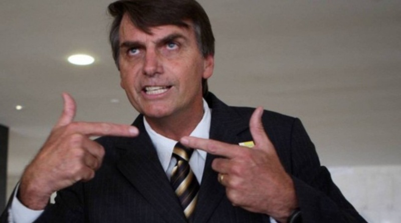 Bolsonaro vira réu no STF acusado de incitar estupro em briga com deputada
