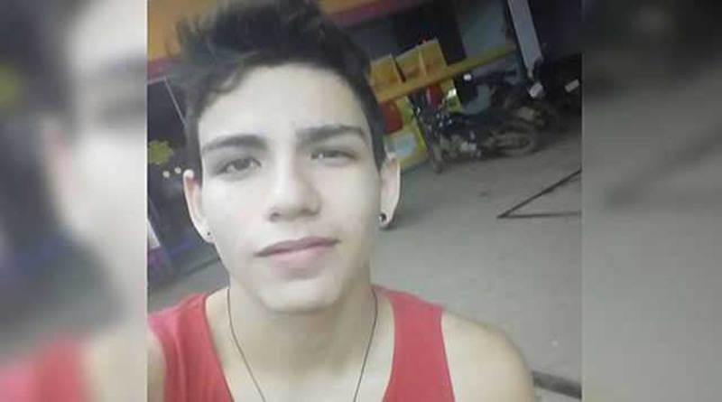 Jovem de 18 anos é encontrado morto dentro da casa onde morava