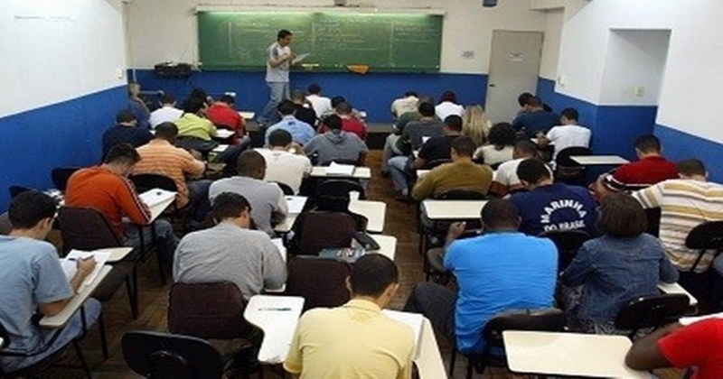 Ministro interino diz que não haverá concursos públicos até 2018