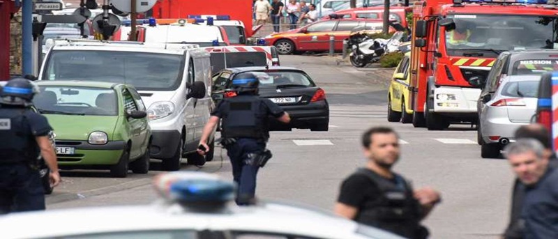 Sequestro em igreja da França termina com padre e 2 criminosos mortos