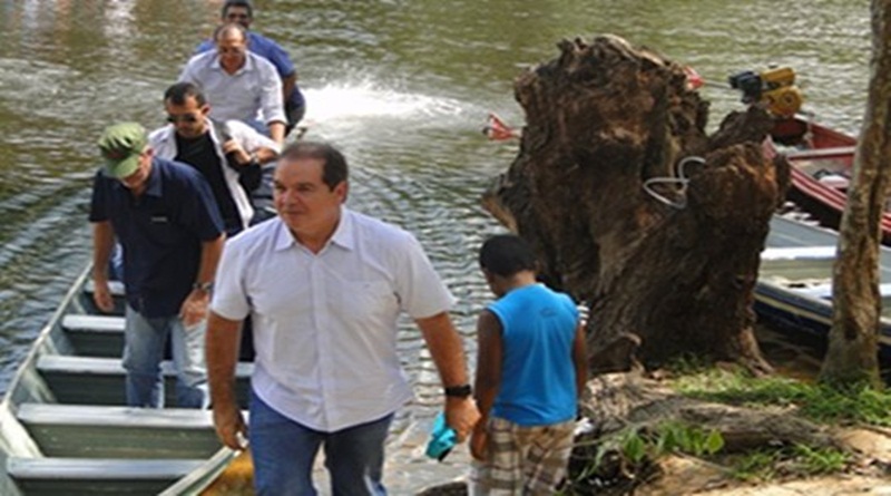 Tião Viana assina ordem de serviço para sistema de abastecimento de água da comunidade do rio Croa