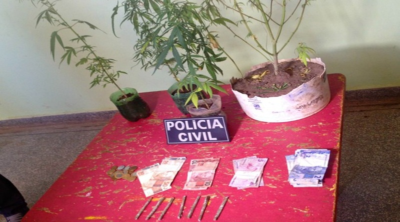 Jovem é preso e menor apreendido por tráfico de drogas