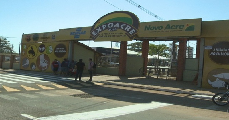 Expoacre 2016 começa com motocross e concurso