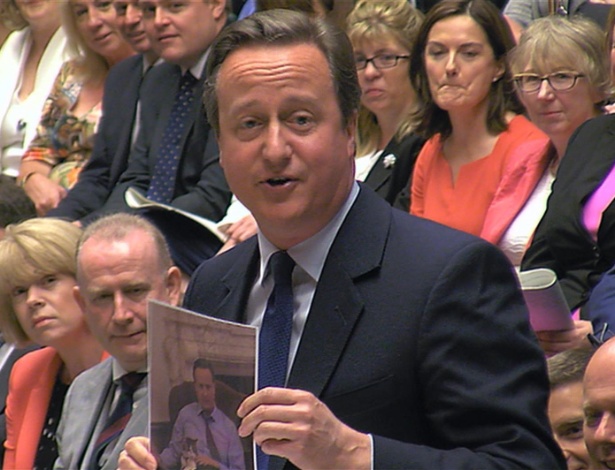 Na despedida, Cameron pede proximidade com a UE e diz que quer levar gato