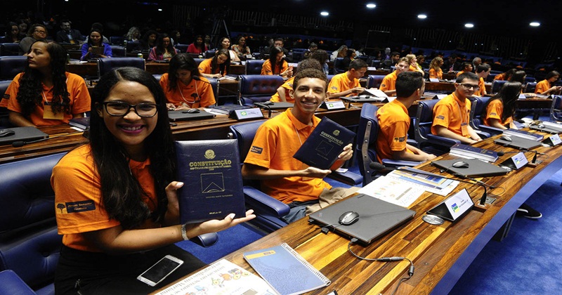 Projeto seleciona redações para concurso nacional