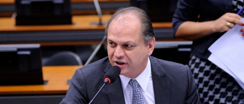 PMDB e PP brigam por cargos no Ministério da Saúde no RJ