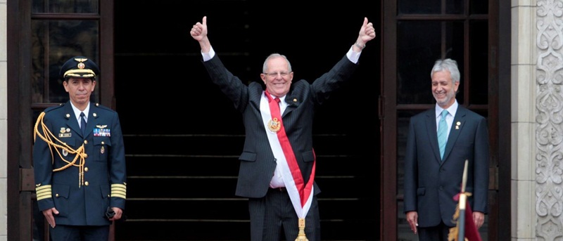 PPK toma posse no Peru e pede ajuda ao Congreso para fazer reformas