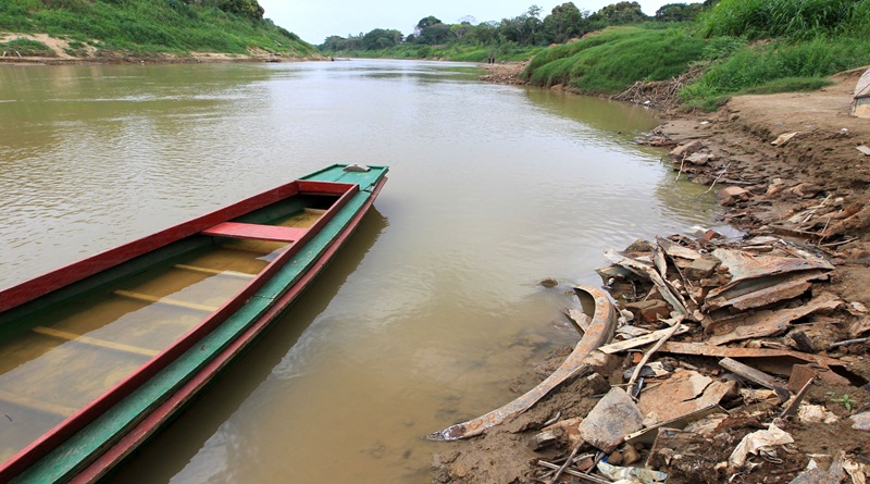 Com seca, Rio Acre está a 5 cm de atingir nível histórico em Rio Branco