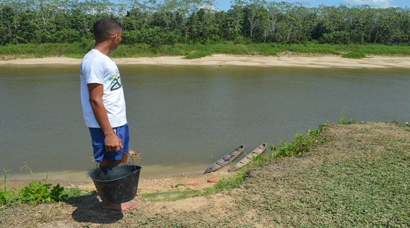 Mesmo após oito anos de promessas, 96 famílias continuam sem água na Variante.