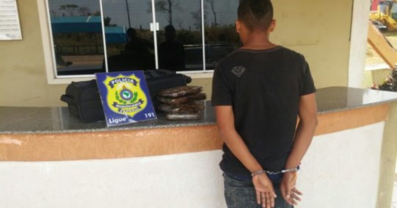 Colombiano é preso com três quilos de maconha