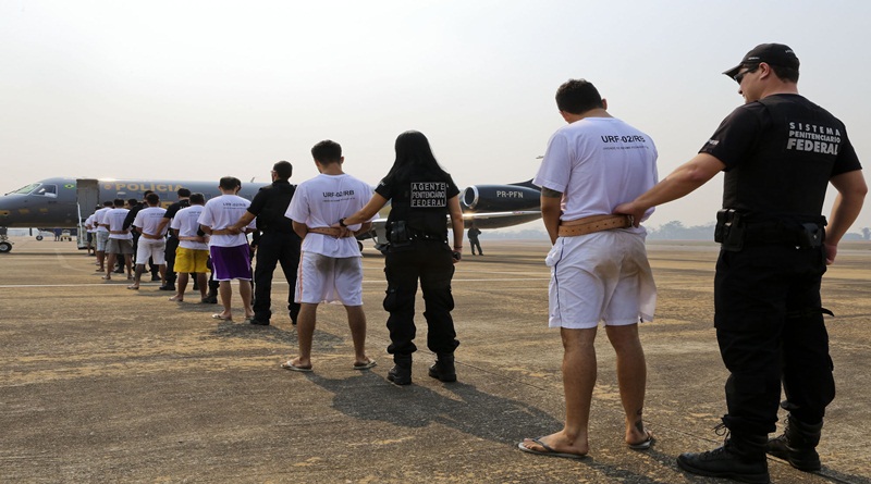 Segurança realiza transferência de detentos para presídio federal