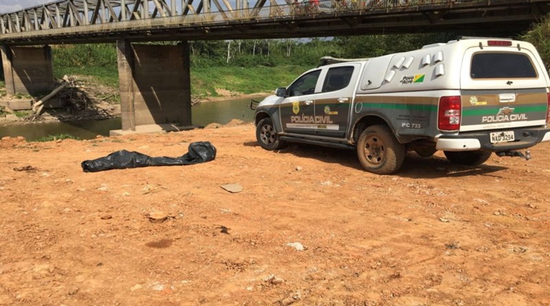 Corpo de jovem desaparecido é encontrado enterrado as margens de rio