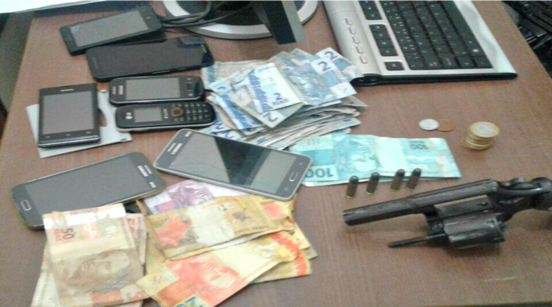 Homem é preso e dois menores apreendidos após assalto a comércio