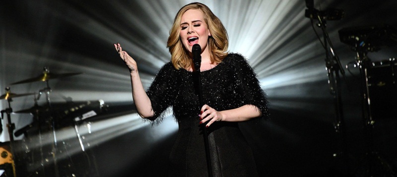 Adele pode se apresentar no Super Bowl 2017