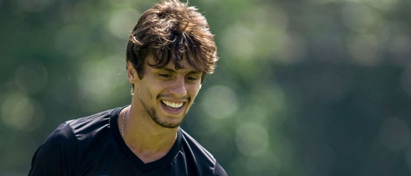Rodrigo Caio ainda não sabe se permanecerá no clube