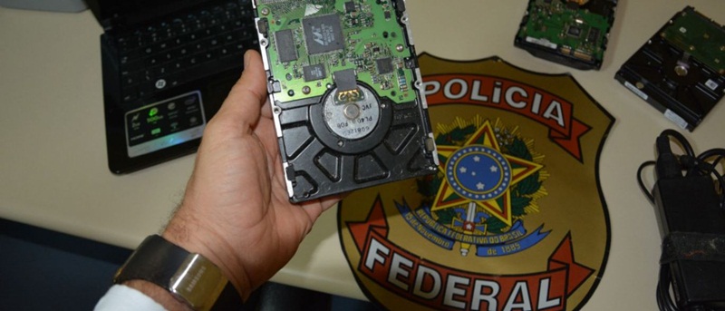 PF prende 15 pessoas por pornografia infantil na internet