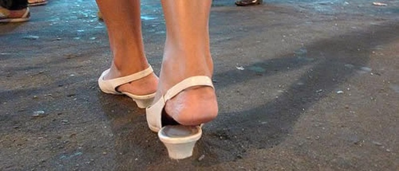 Mãe é presa por prostituir filha em troca de dinheiro durante dois anos