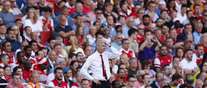 Wenger diz que Arsenal está perto de fechar com Mustafi e Pérez