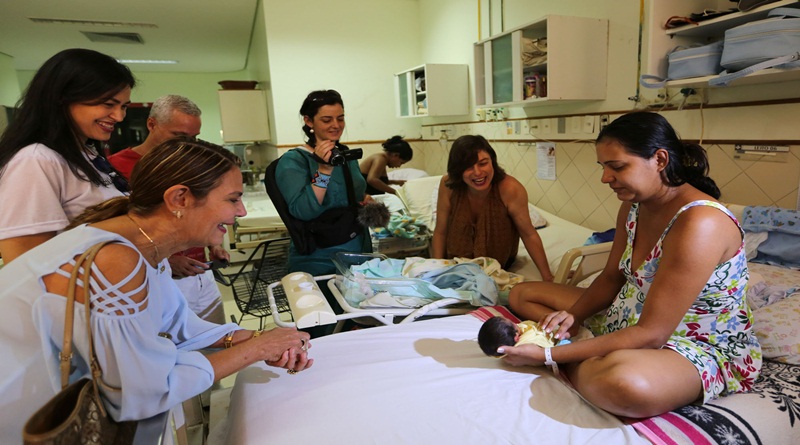 Embaixadora do Banco de Leite elogia instalações da Maternidade