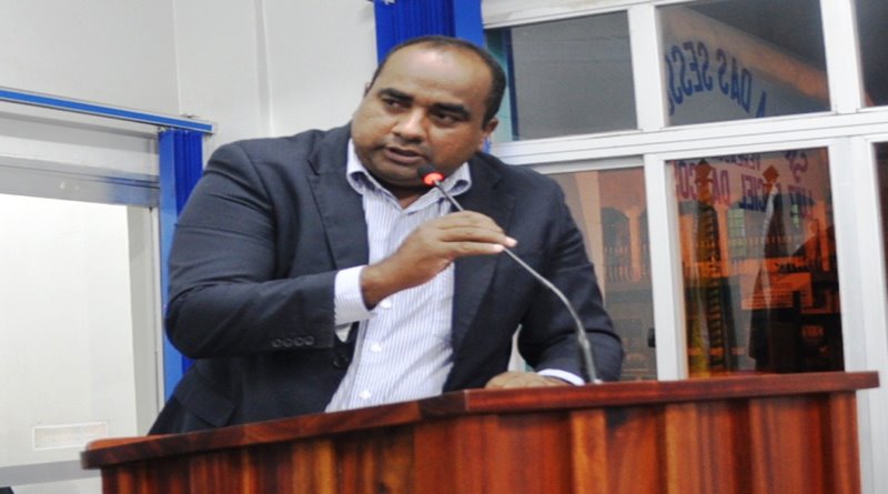 Liminar mantém dissolução de diretório municipal do PR. Com a decisão PMDB pode perder um minuto e meio no tempo de TV