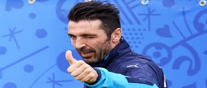 Buffon descarta aposentadoria e diz: ‘Eu vivo para isso, para calar os críticos’