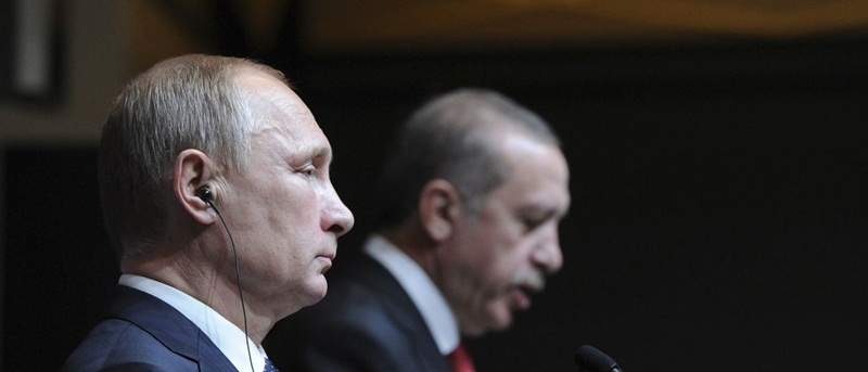 Putin e Erdogan assinam acordo para gasoduto e selam paz