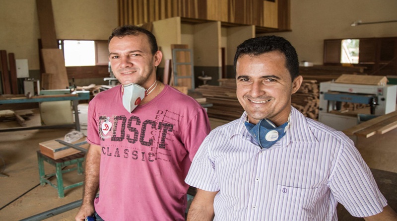 Identidade e a marcenaria contemporânea inspiram jovens no Juruá