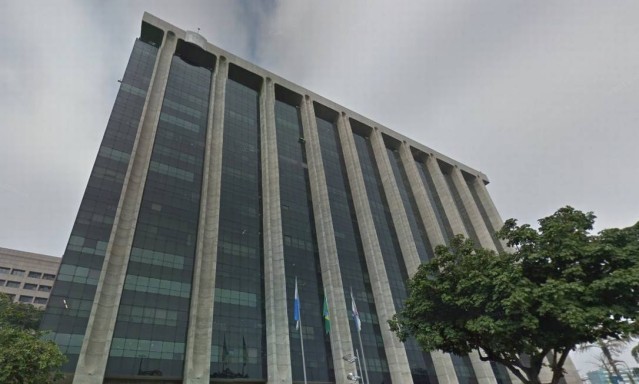 Das 92 prefeituras do estado, 33 ainda não sabem quando poderão pagar o 13º