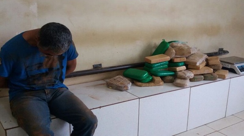 Polícia apreende carro com mais de 50 quilos de droga em ramal