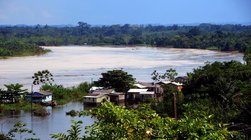 Governo debate ações preventivas sobre possível enchente do Rio Juruá