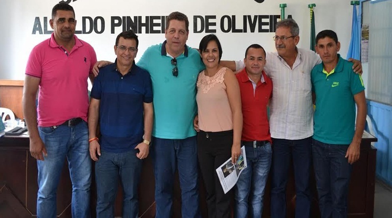 Em viagem ao Vale do Juruá, Rocha se reúne com prefeitos e comunidades