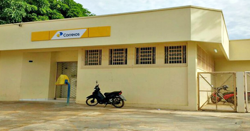 Bandidos armados assaltam funcionários dos Correios