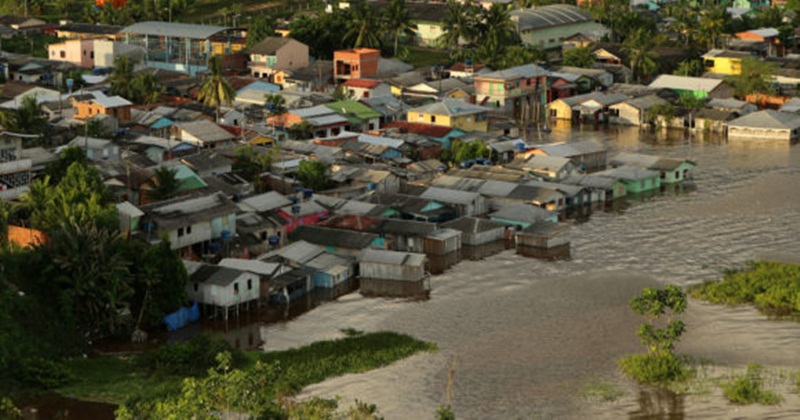 Rio Juruá ultrapassa cota de transbordamento