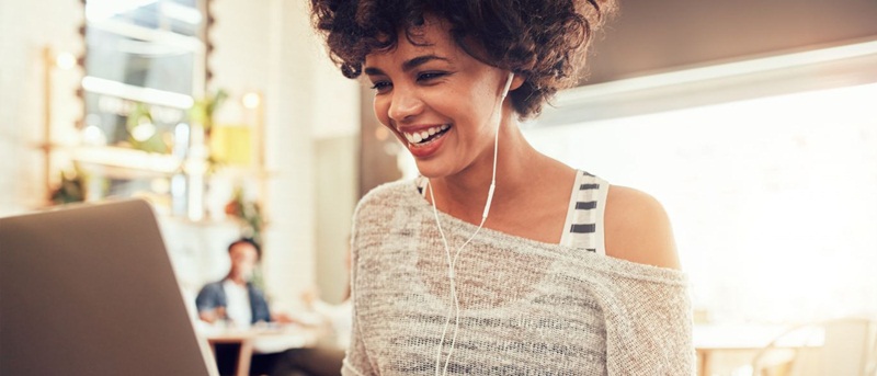 70% das mulheres se informam sobre beleza em sites, diz pesquisa