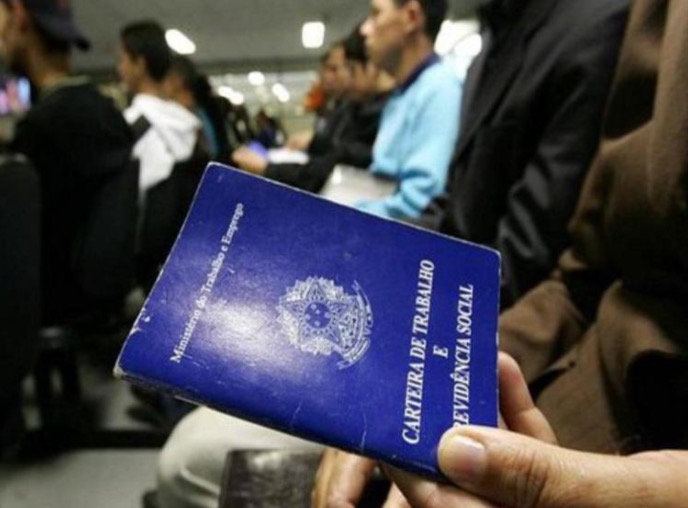 Número de desempregados aumenta 2,6 milhões no primeiro ano de Temer