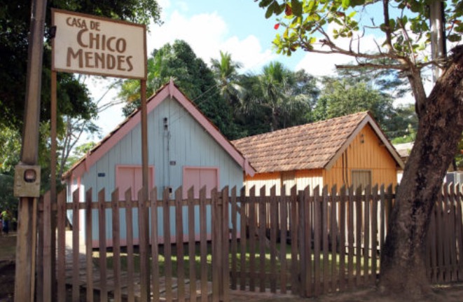 Após reforma, Casa de Chico Mendes é reaberta em Xapuri