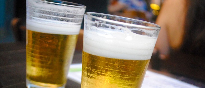 Pai é preso após dar bebida alcoólica para o filho de dois anos