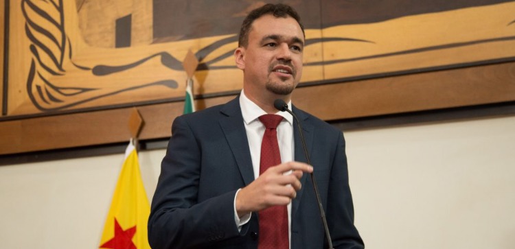 Deputado Daniel Zen solicita promulgação de PEC para atualizar Constituição estadual