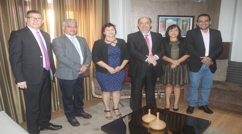 Deputado acreano busca informações no Amapá para evitar demissões de quase dois mil servidores do Pró-saúde