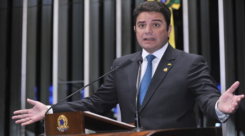 Ministério Público cobra R$ 50 milhões de 500 políticos por farra das passagens. Gladson Cameli é listado como o terceiro que mais gastou dinheiro público, torrando 245 mil