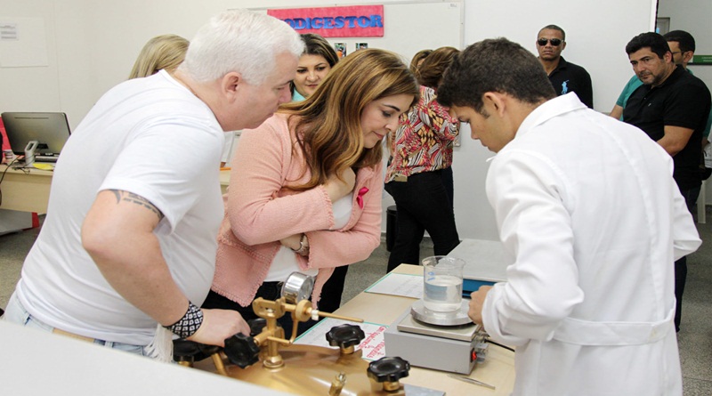 Nazareth Araújo participa da abertura da 2ª Mostra Viver Ciência no Juruá