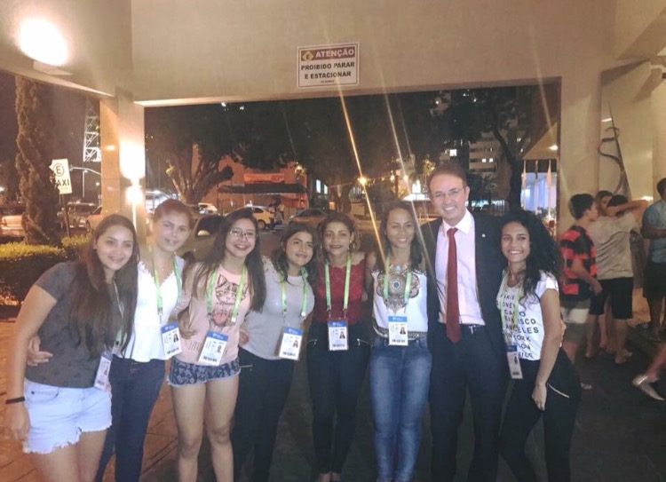 Dep Léo de Brito recepciona delegação Acreana que irá participa dos Jogos Escolares da Juventude, em Brasília
