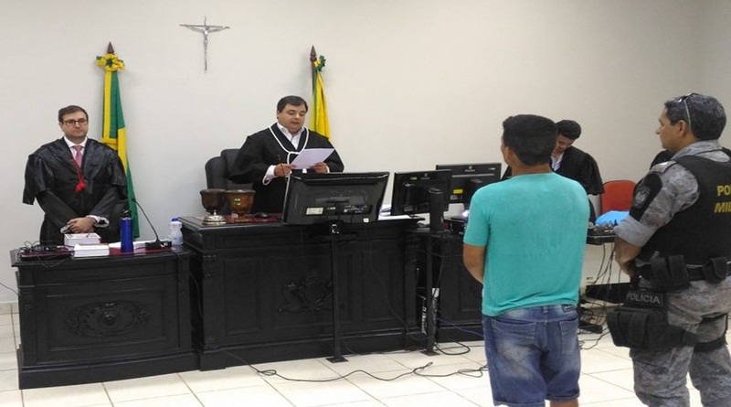 Homem pega quase 60 anos de prisão por ter matado jovem e ter degolado idoso no Acre