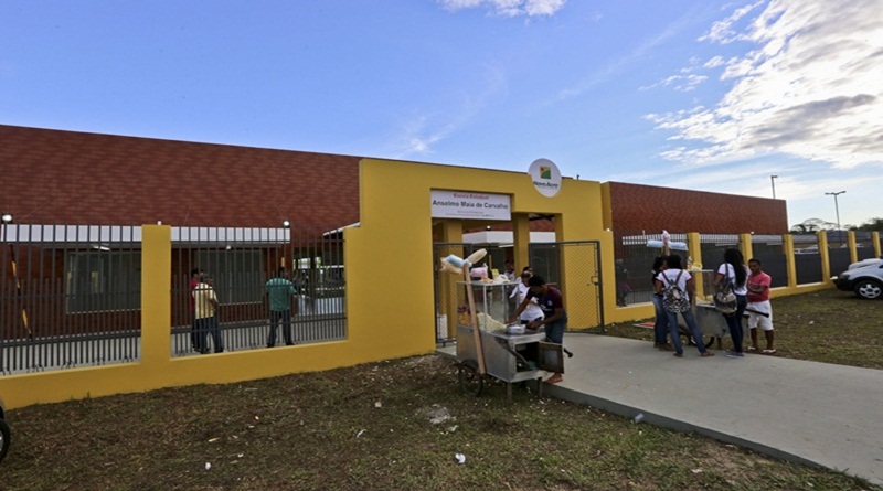 Comunidade de Cruzeiro do Sul recebe nova Escola Anselmo Maia de Carvalho