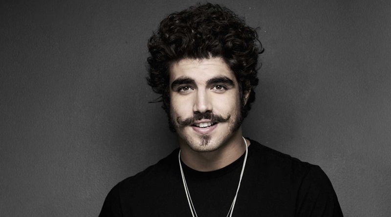 Longe da Globo, Caio Castro pode apresentar reality de pegação na Band