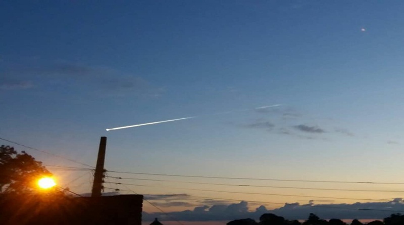 Astrônomo descarta queda de meteorito e diz que restos de foguete russo caíram entre o Acre e o Peru
