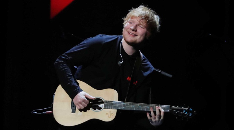 Ed Sheeran anuncia noivado: ‘Felizes e apaixonados’