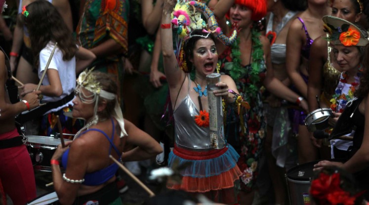 Carnaval é feriado ou não? Entenda os direitos